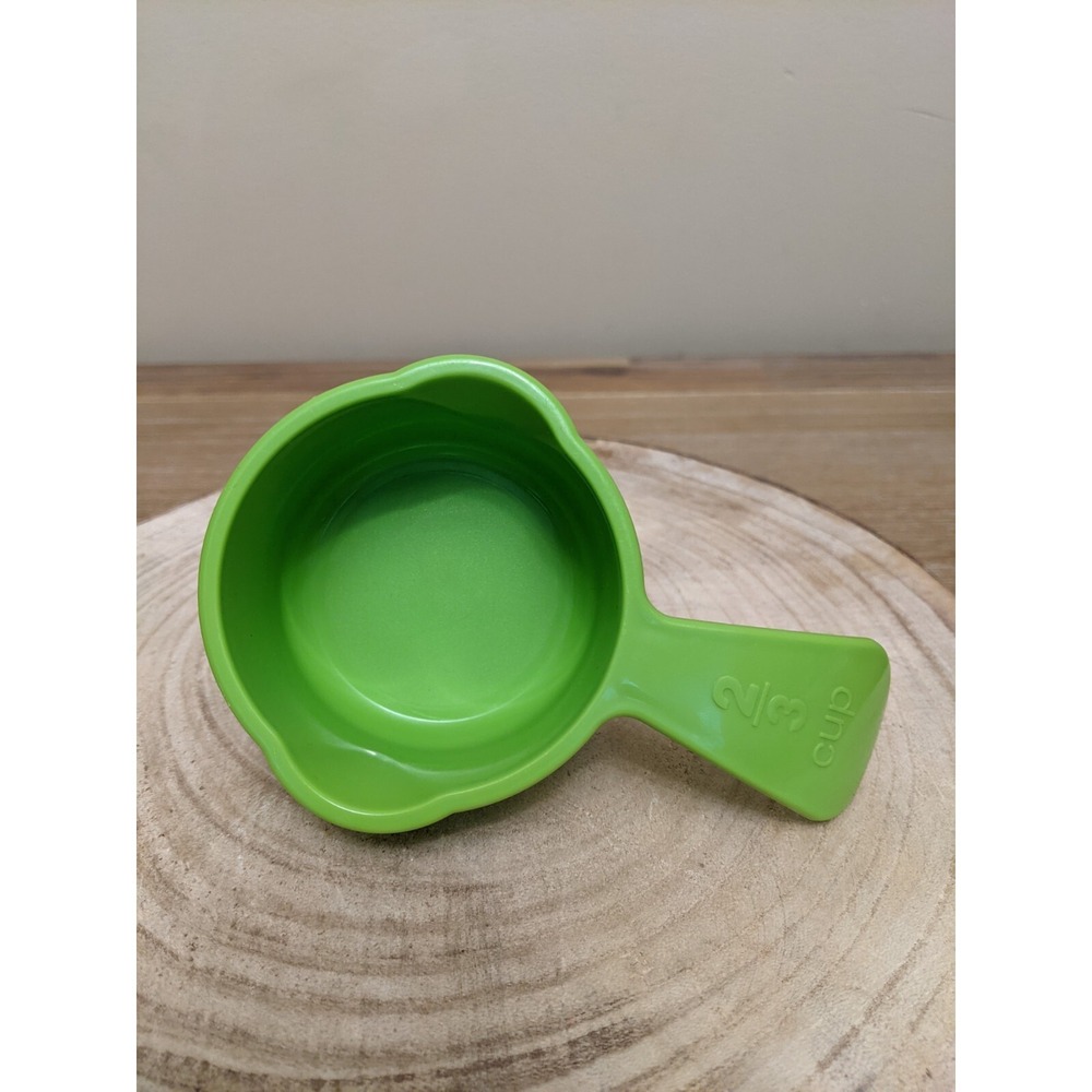 Tupperware Measuring Cup Curved Embossed Handle Lime Green 2/3 Cup Style# 6137
